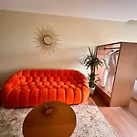 Aia Suites & Apartments