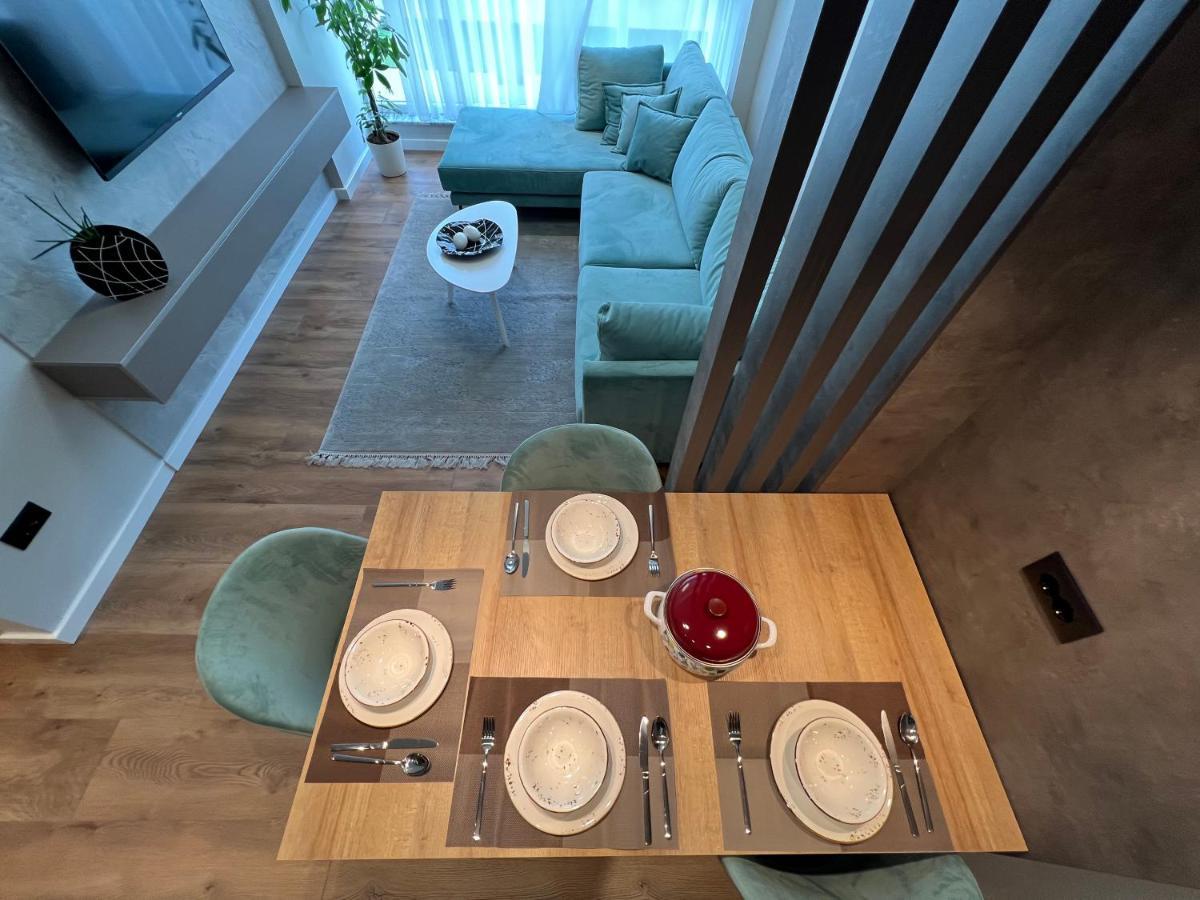 Apartament Aia & *