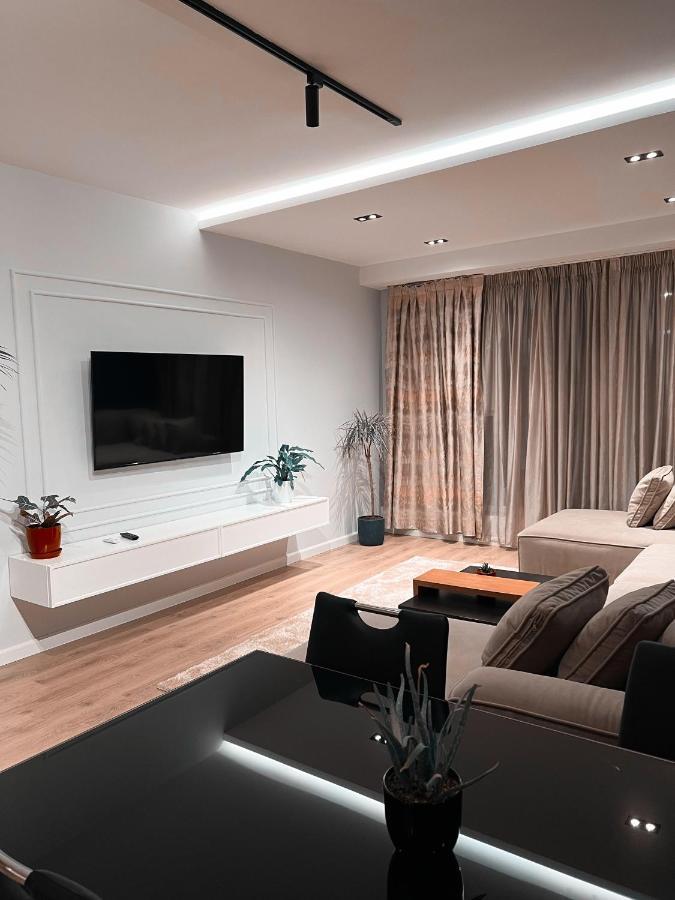 Apartament Aia & *