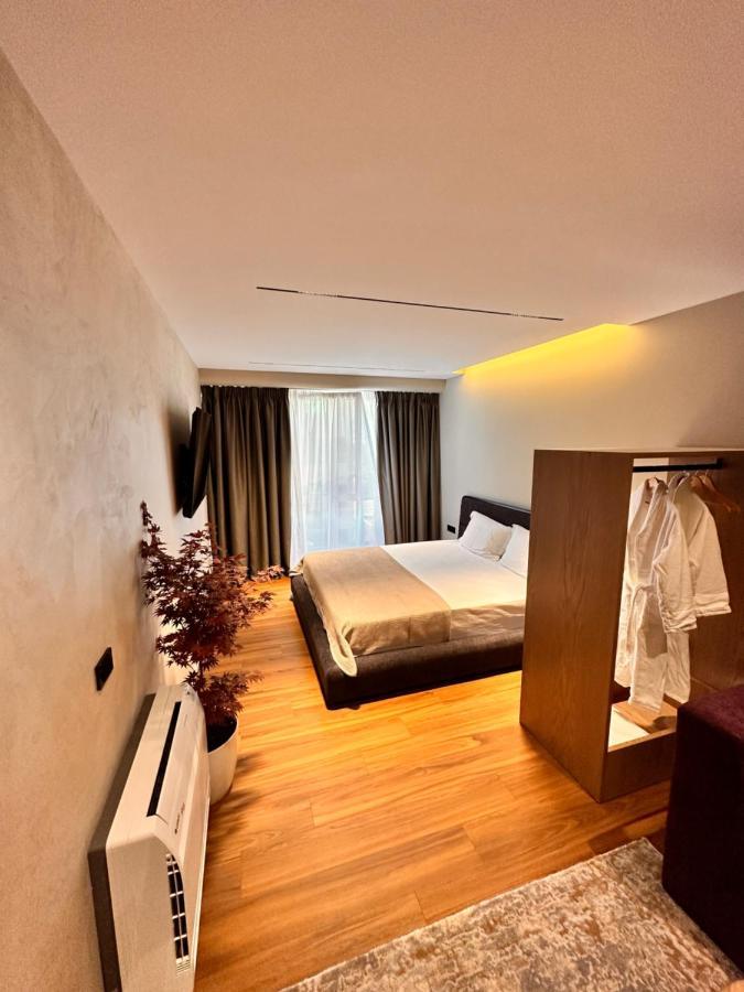 Apartament Aia & *