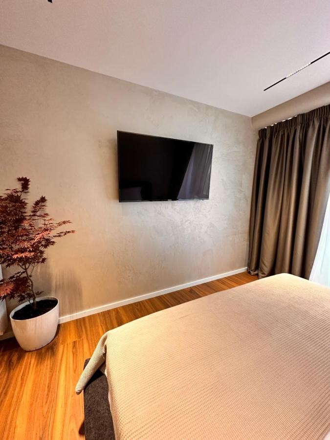 Apartament Aia &
